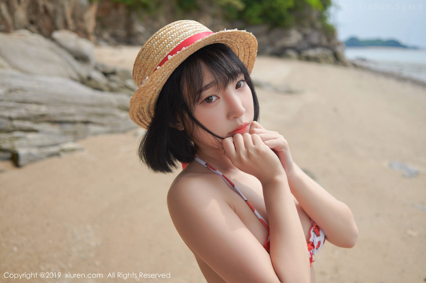图片[6]-[XiuRen秀人网]VOL.1611 美女模特 卿卿韩国旅拍海边沙滩性感比基尼秀完美身材写真53P-秀人网官方网站